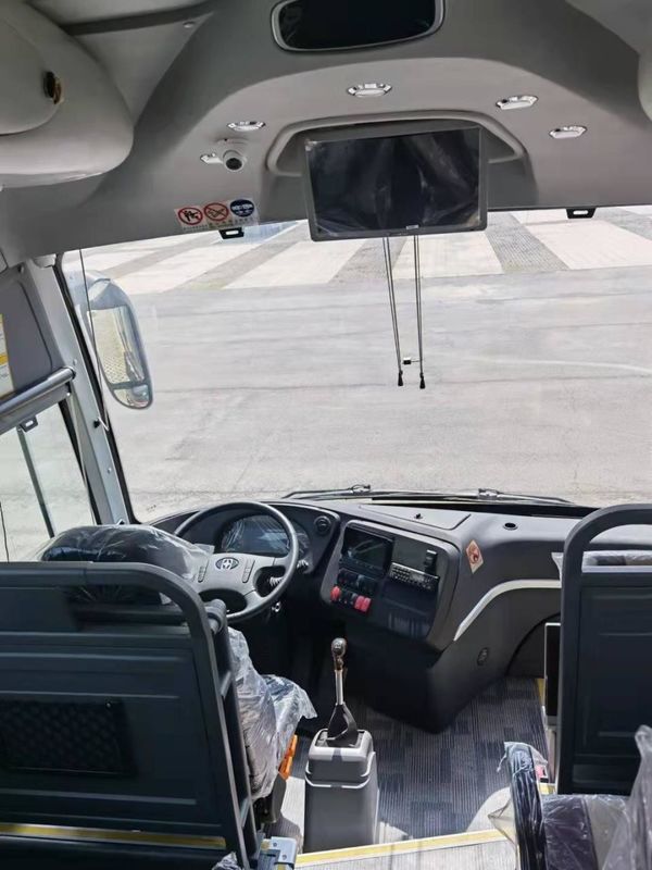 65 1 1 Con capacidad de asientos Motor diesel Autobús turístico para África Diseño y tanque de combustible de 600L