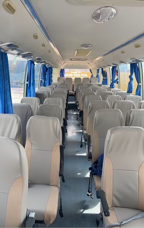 Autobús turístico de lujo de 30 a 40 asientos Autobús usado con capacidad de motor de 9.726L
