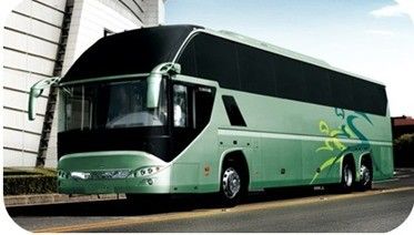 Autobús de lujo de 60 plazas con eje Dongfeng Dona y neumáticos 298/80R22.5 en el mejor de los casos