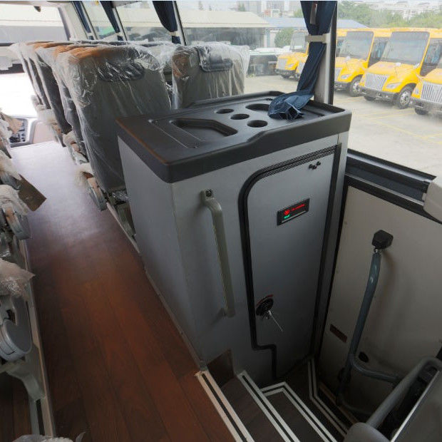 Autobús de coches diesel de 12 metros usados con modelo de motor YC6MK380-30 y caja de cambios 6DS180T a un precio asequible