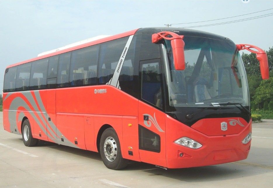 Autobús de pasajeros de 50 plazas con maletero de 10 m3 Volumen y materiales