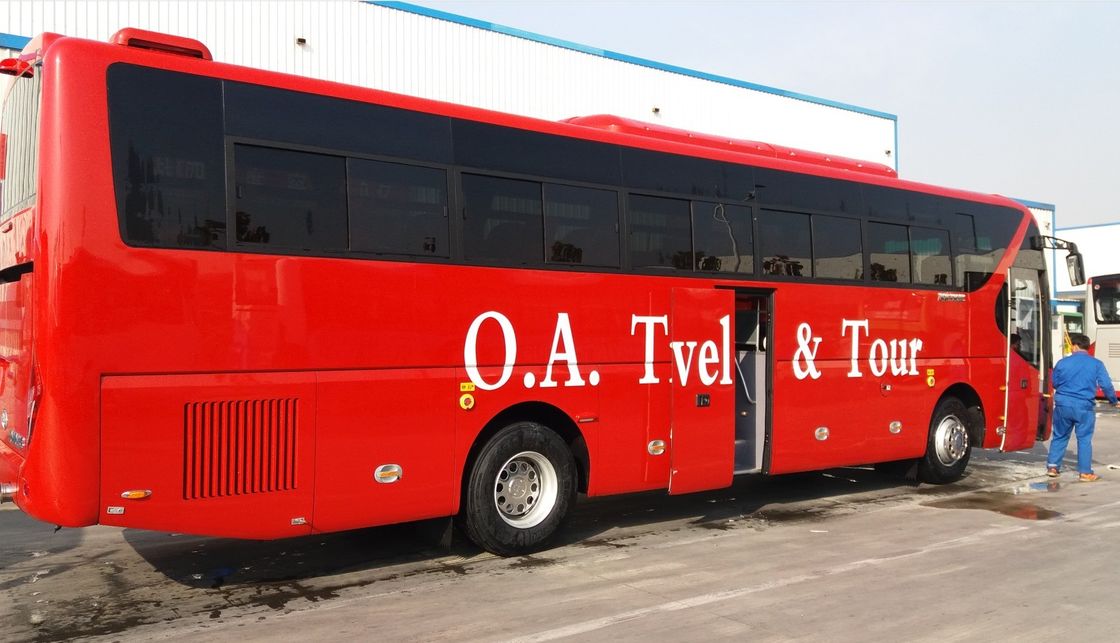 Autobús de pasajeros de 50 plazas con maletero de 10 m3 Volumen y materiales
