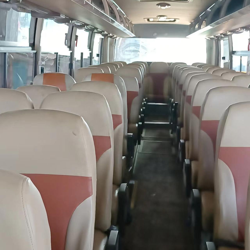 Conductor izquierdo Autobús de lujo de 70 plazas con norma de emisiones Euro 4