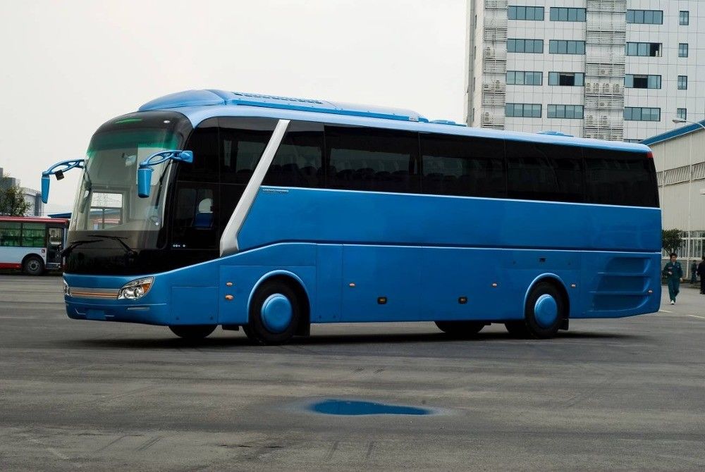 Dirección asistida 60 asientos 12m motor Cummins Autobuses y autocares usados con consumo