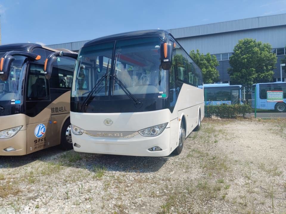 5.5T Eje delantero Diesel Usado 50 asientos Autobús de lujo Autobús de pasajeros Autobús usado