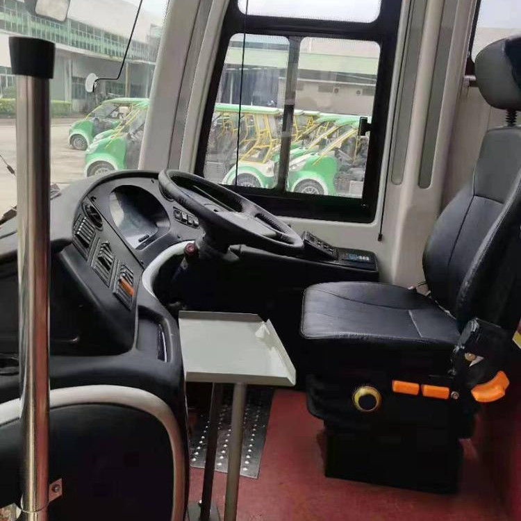 2015 Wuzhoulong RHD Autobús usado para autobuses turísticos de lujo asequible y competitivo