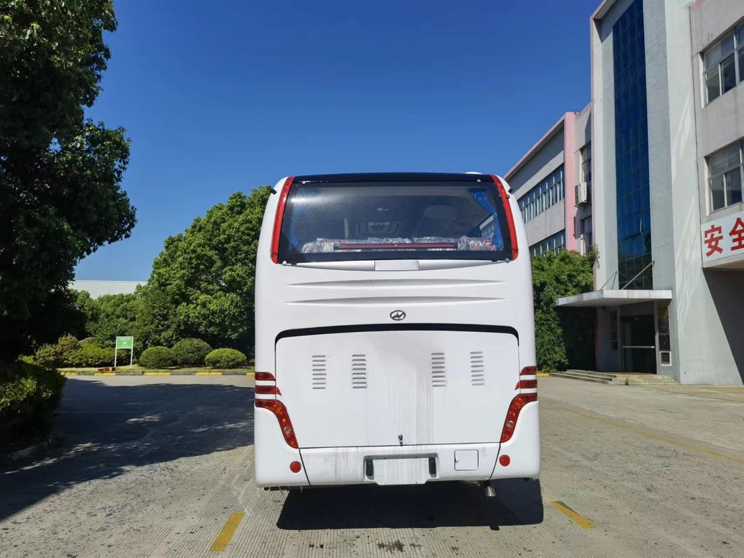 Requisito del cliente 2022 Transmisión manual Autobús de lujo con 32 asientos y mesas