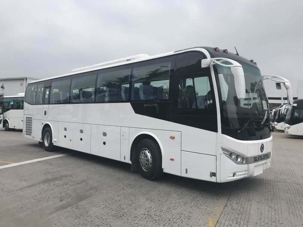 12000*2550*3830mm Autobús de coches usados Autobús RHD de lujo con 39 asientos y velocidad nominal de 2200 rpm