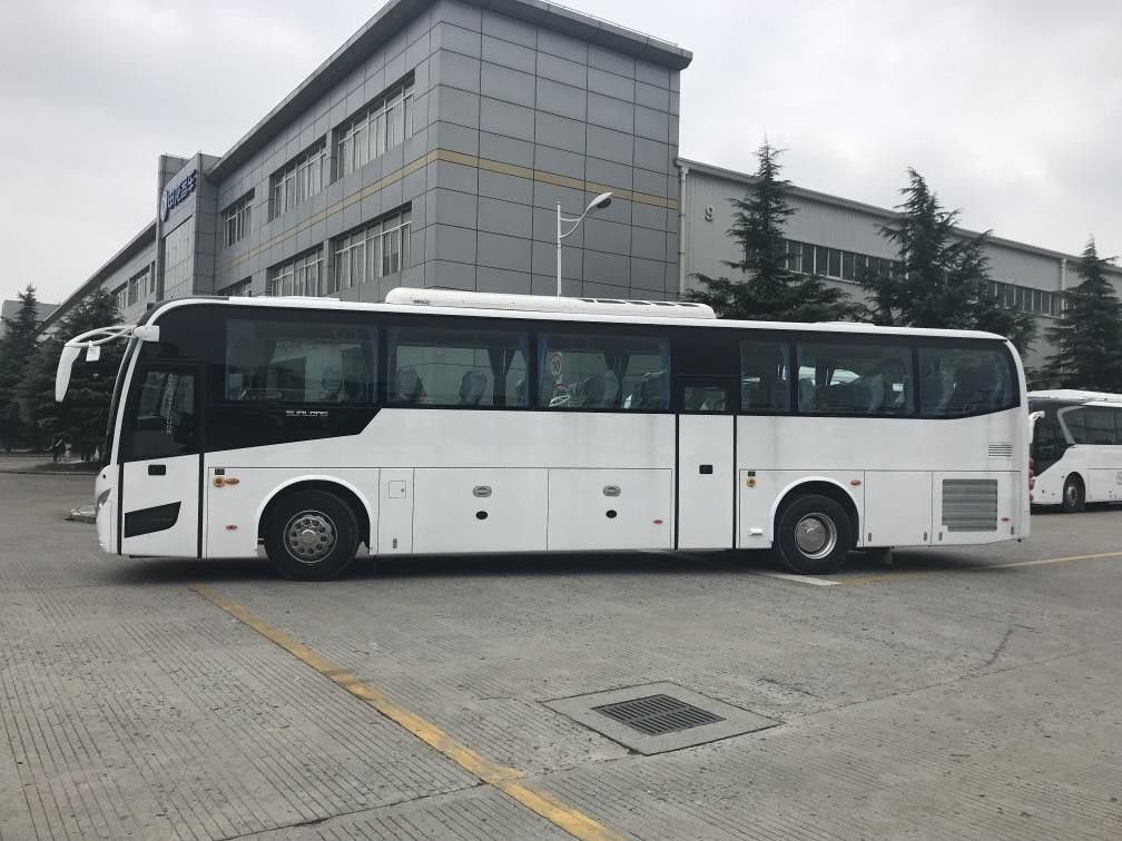 12000*2550*3830mm Autobús de coches usados Autobús RHD de lujo con 39 asientos y velocidad nominal de 2200 rpm