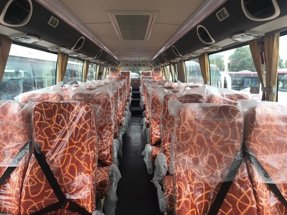 12000*2550*3830mm Autobús de coches usados Autobús RHD de lujo con 39 asientos y velocidad nominal de 2200 rpm