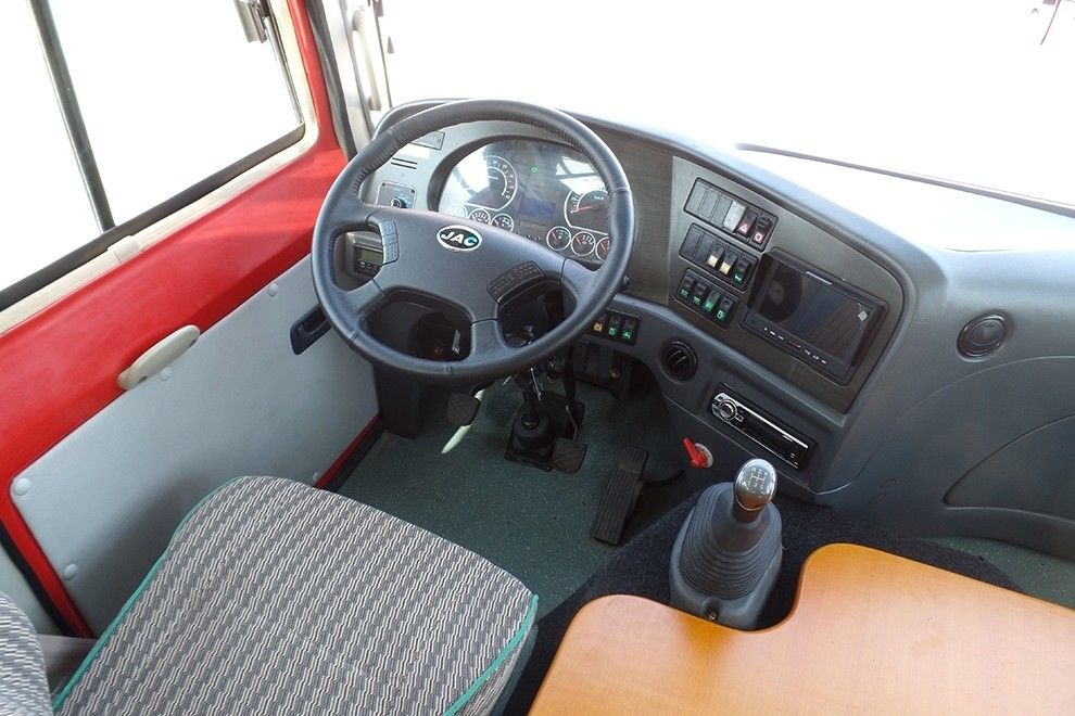 Autobús turístico de lujo de 25-30 asientos con transmisión manual y combustible diesel