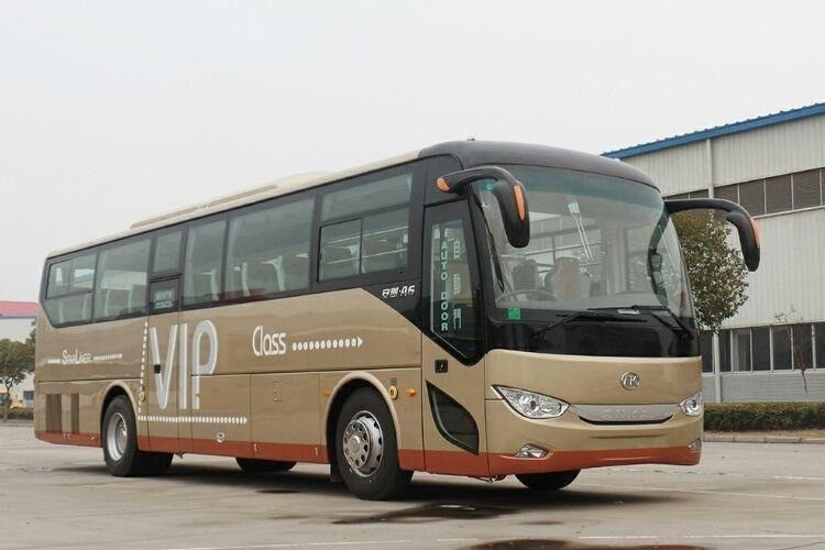 Autobuses urbanos de motor Yuchai 67 asientos 12m Autobuses de lujo para el transporte urbano cómodo