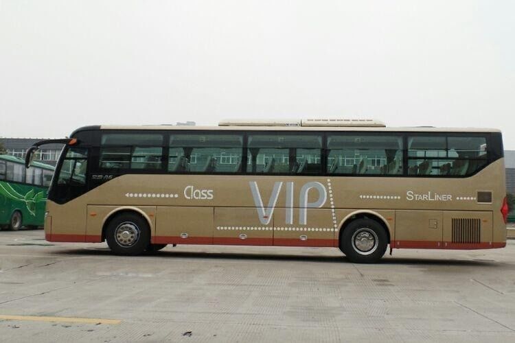 Autobuses urbanos de motor Yuchai 67 asientos 12m Autobuses de lujo para el transporte urbano cómodo