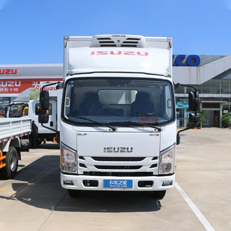3360mm Base de ruedas Isuzu 10 toneladas Camión refrigerador de caja para el transporte de verduras y carne