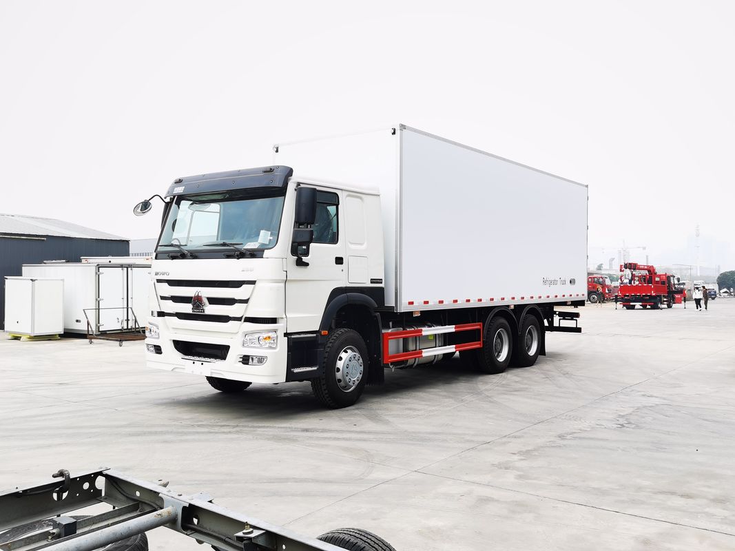 Rango de temperatura de menos 18 a 20 grados Centigrados Sinotruk HOWO 6x4 camioneta frigorífica