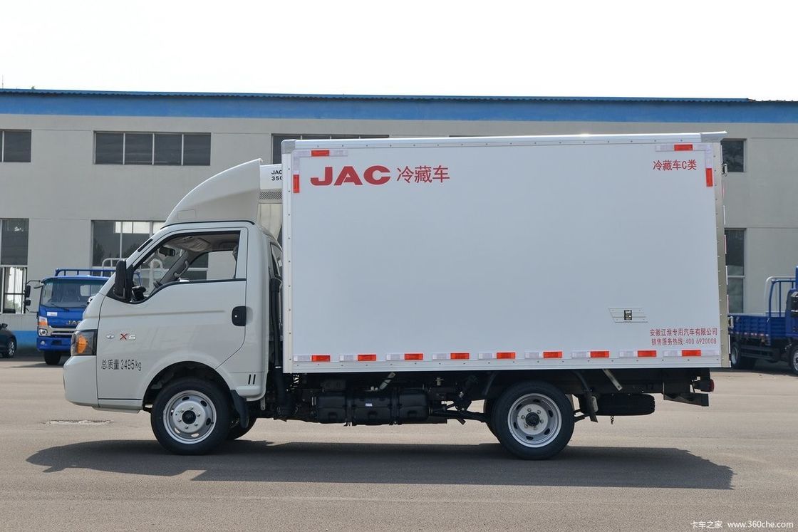 Camión refrigerado JAC de 130 CV para el transporte 4x2 GVW≤5T Refrigeración con combustible diesel