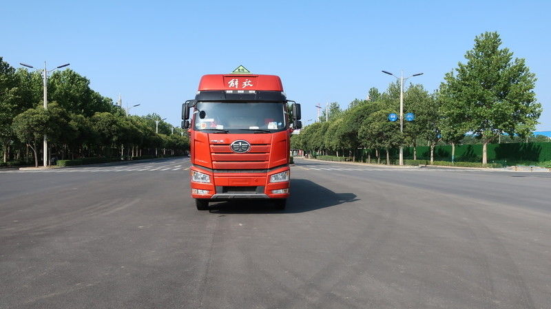 CIMC LINYU FAW 8*4 31 Cubo de aleación de aluminio Diesel Camión cisterna Camión de transporte de gasolina