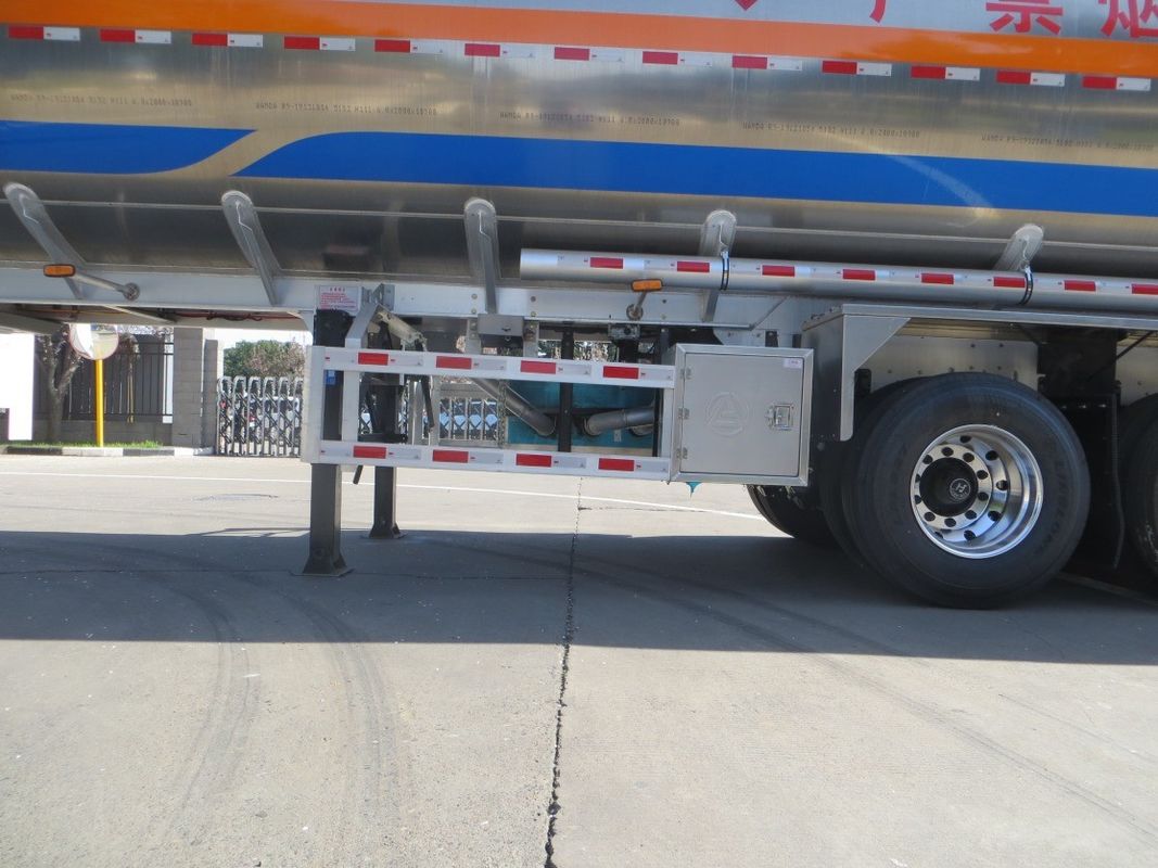 46000 Lite Oil Gasoline Semirremolque Cisterna de combustible camión de transporte remolque por CIMC LINYU
