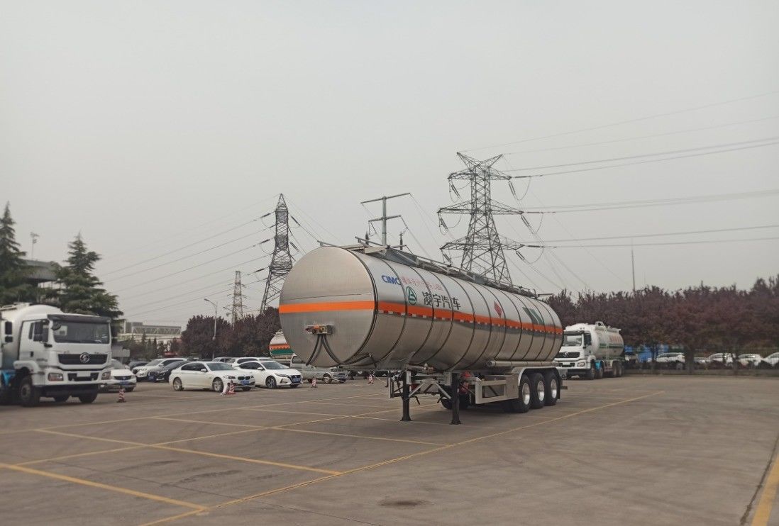 CIMC LINYU 46000L Cisterna de combustible de aleación de aluminio Camión remolque con distancia entre ejes 6150 1310 1310