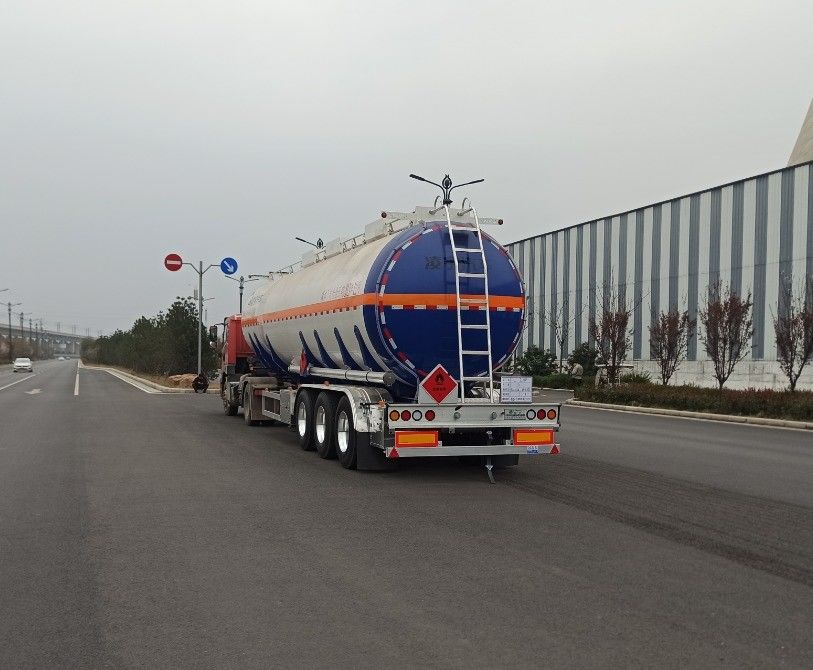 CIMC LINYU 48000 50000Treiler de tanque de combustible de 3 litros de eje 48m3 Semirremolque de aleación de aluminio