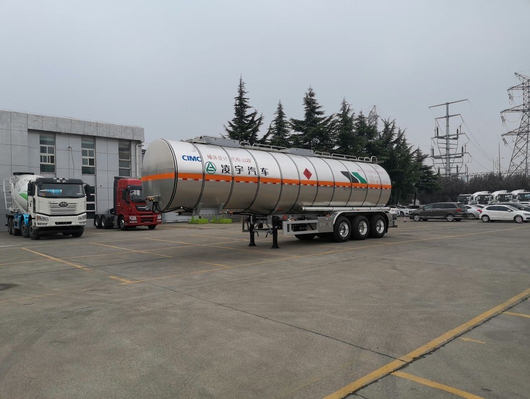 32100/31800 KG Masa de carga nominal CIMC LINYU 8*4 de aleación de aluminio, remolque para camiones cisterna de combustible líquido
