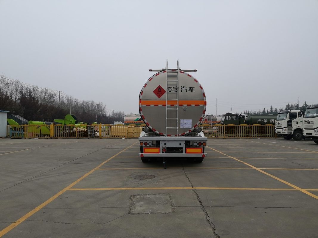 32100/31800 KG Masa de carga nominal CIMC LINYU 8*4 de aleación de aluminio, remolque para camiones cisterna de combustible líquido
