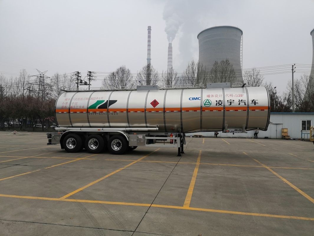 32100/31800 KG Masa de carga nominal CIMC LINYU 8*4 de aleación de aluminio, remolque para camiones cisterna de combustible líquido