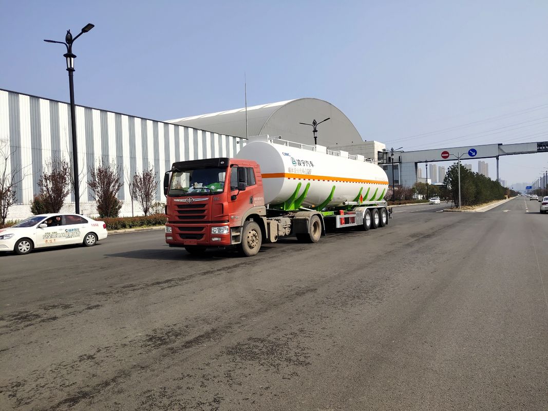 CIMC Tanque de combustible Aceite de palma crudo 3 Ejes Cisterna de aceite de cocina Semirremolque con tanque de aleación