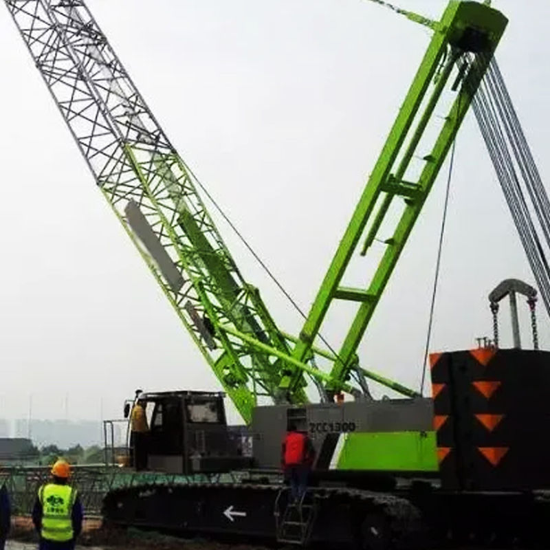 Aumenta tu proyecto de construcción con una grúa de 7-15 metros de longitud fija y un motor de gas