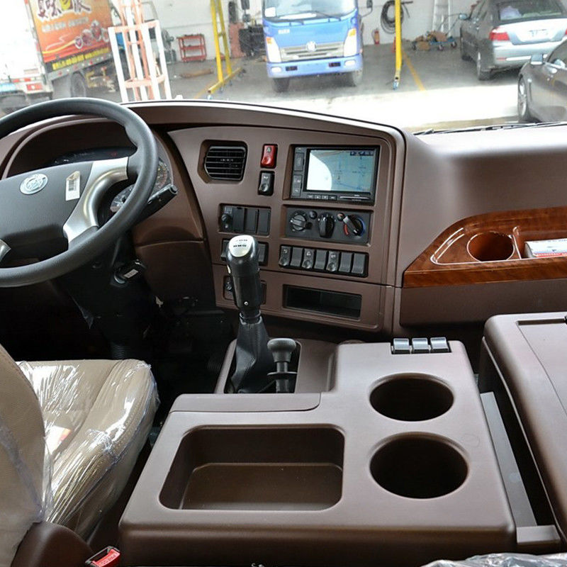 310HP Usado SINOTRUK 4x2 Tractor Truck Cabeza de remolque con soporte en línea y pantalla táctil