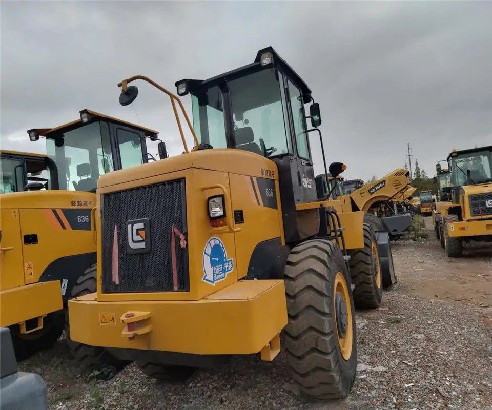 8000 kg LIUGONG 836 Cat Maquinaria de carga de extremo delantero cargadores usados para el motor cargadores de ruedas