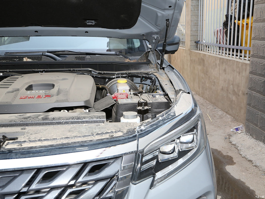 Popular Dongfeng Rich 7 4 * 2 LHD Gasolina camioneta de recogida automática con velocidad máxima Km / h 170