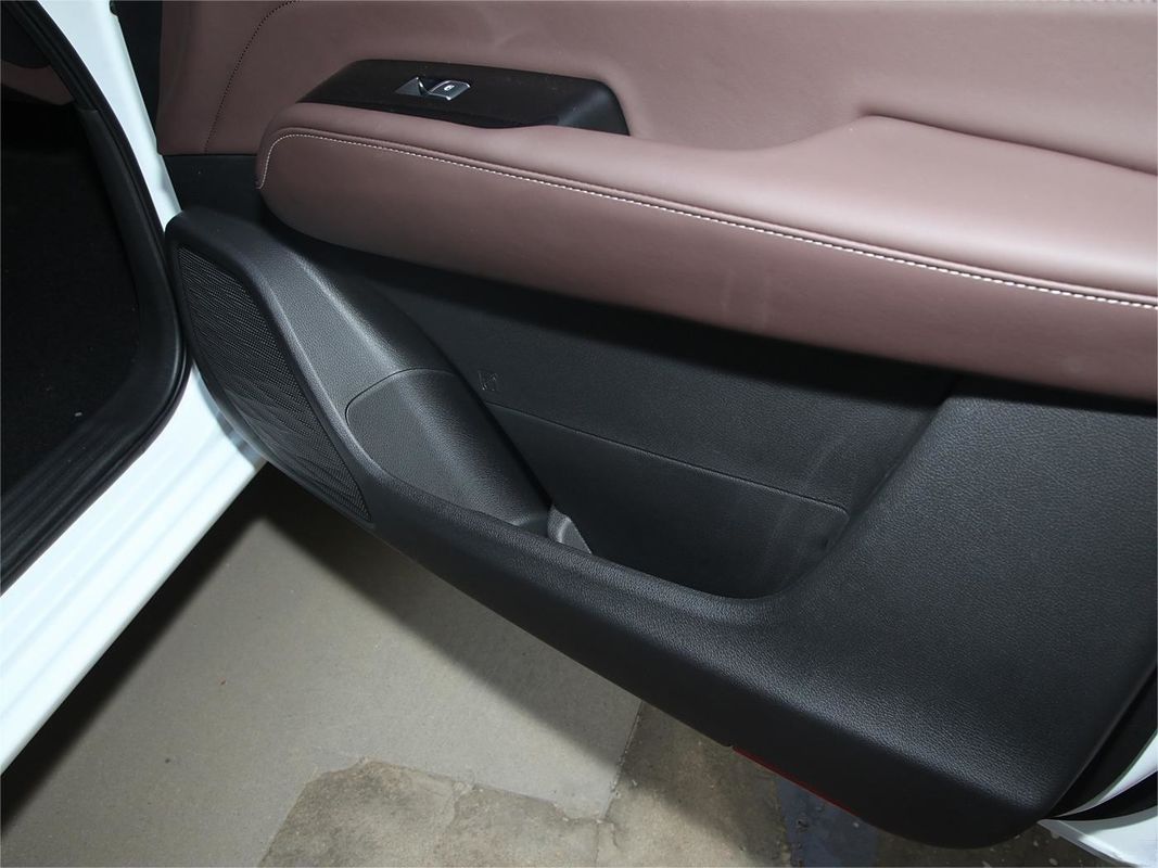 2024 Diesel 4*4 Dongfeng 8AT Rich7 Pickup 73L Tanque Caja de carga 1510*1562*475mm asientos de cuero