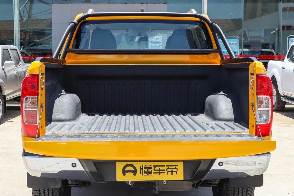 Dongfeng Rich 6 de alta velocidad y largo alcance 4WD camioneta eléctrica para 5 pasajeros