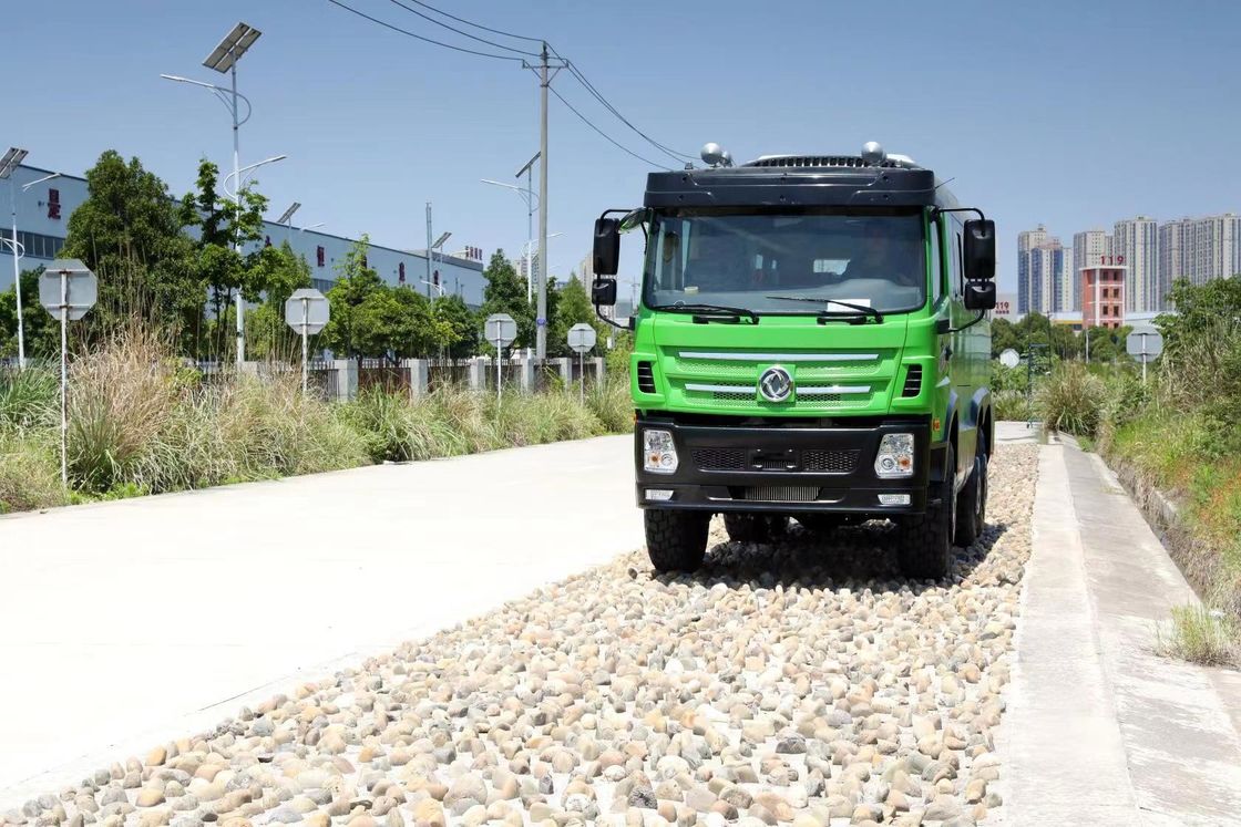 Caja de cambios manual de 8 velocidades y 155kw de potencia 6 * 6 Autobús de pasajeros del desierto para la minería en Dongfeng
