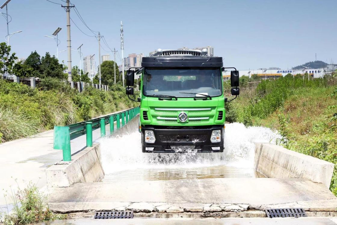 Caja de cambios manual de 8 velocidades y 155kw de potencia 6 * 6 Autobús de pasajeros del desierto para la minería en Dongfeng