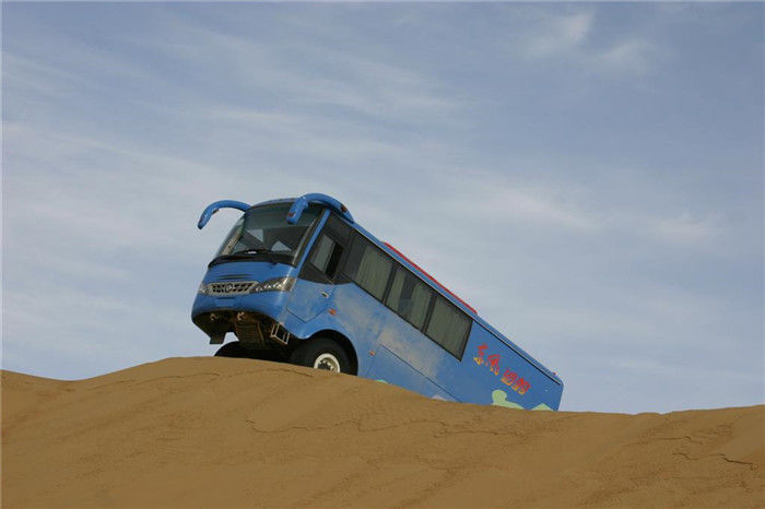 6700 mm longitud 4x4 autobús del desierto todoterreno Awd 14 asientos autobús de pasajeros para África Euro 3 Norma de emisiones
