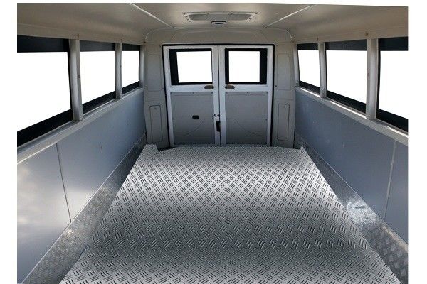 Autobús todoterreno de 180 CV 4x4 Dongfeng EQ6750PT con capacidad de motor de 4-6L y anchura general de 2420 mm