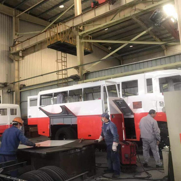 EURO 3 Autobús todoterreno 4x4 diesel de 4890 kg de masa de carga nominal y 6700 ml de capacidad de descarga